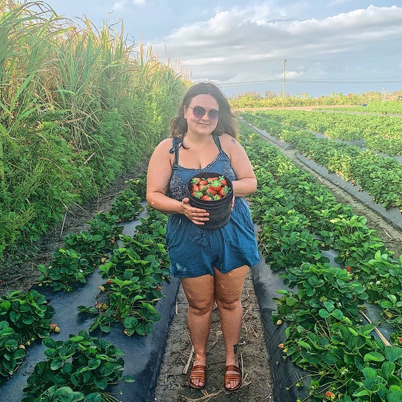 Meet your Posher - Picture 9 of 11